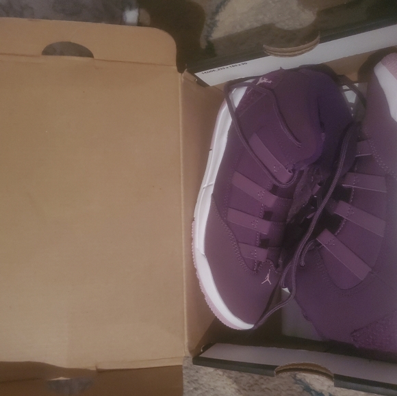 Unisex purple nikes size 13.5 - Picture 7 of 7